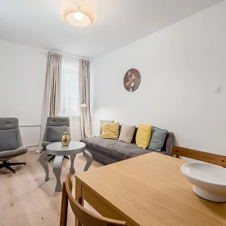 Old Town Brzozowa * Varşova