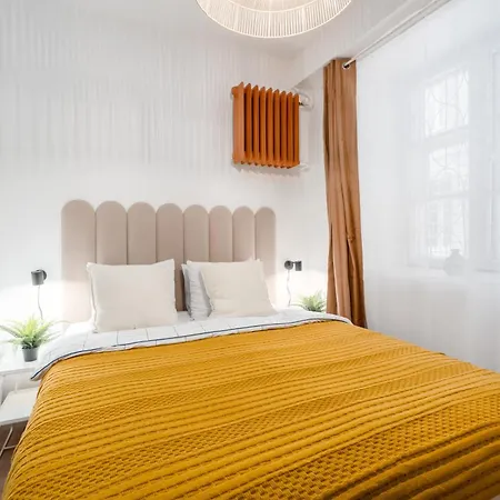 Old Town Brzozowa * Varsó