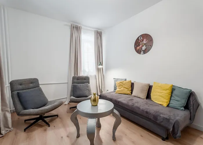 Old Town Brzozowa Апартаменты Варшава